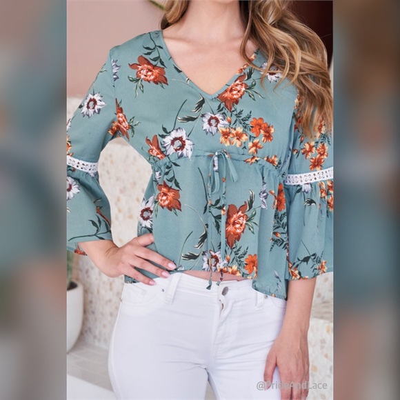 SAGE FLORAL PRINT V-NECK FRONT TIE DRAW STING BELLSLEEVE TOP - Picture 6 of 6